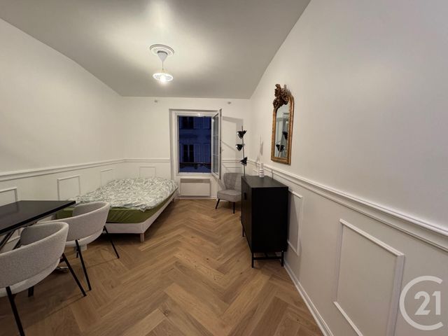 Appartement Studio à louer PARIS